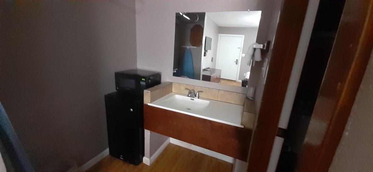 Woodfield Inn And Suites Yoakum Eksteriør bilde